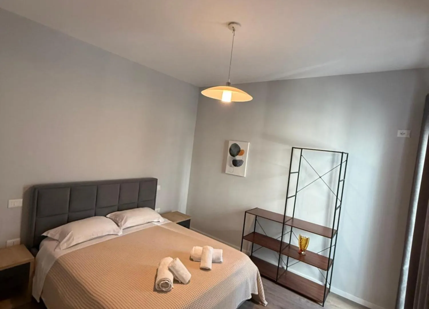 Tirana Central Living בית הארחה