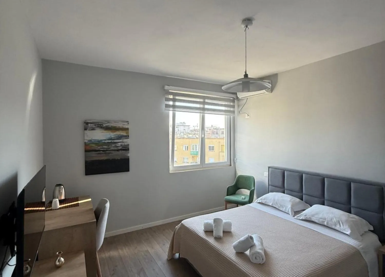 Tirana Central Living 0*,  אלבניה