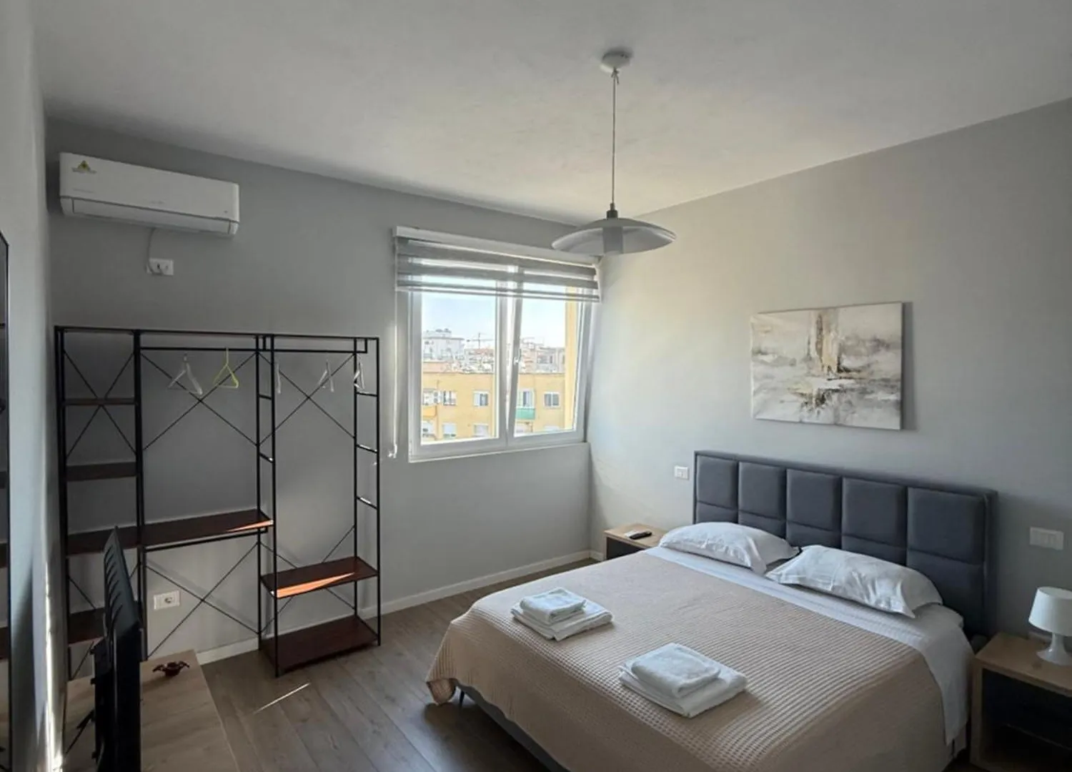בית הארחה Tirana Central Living