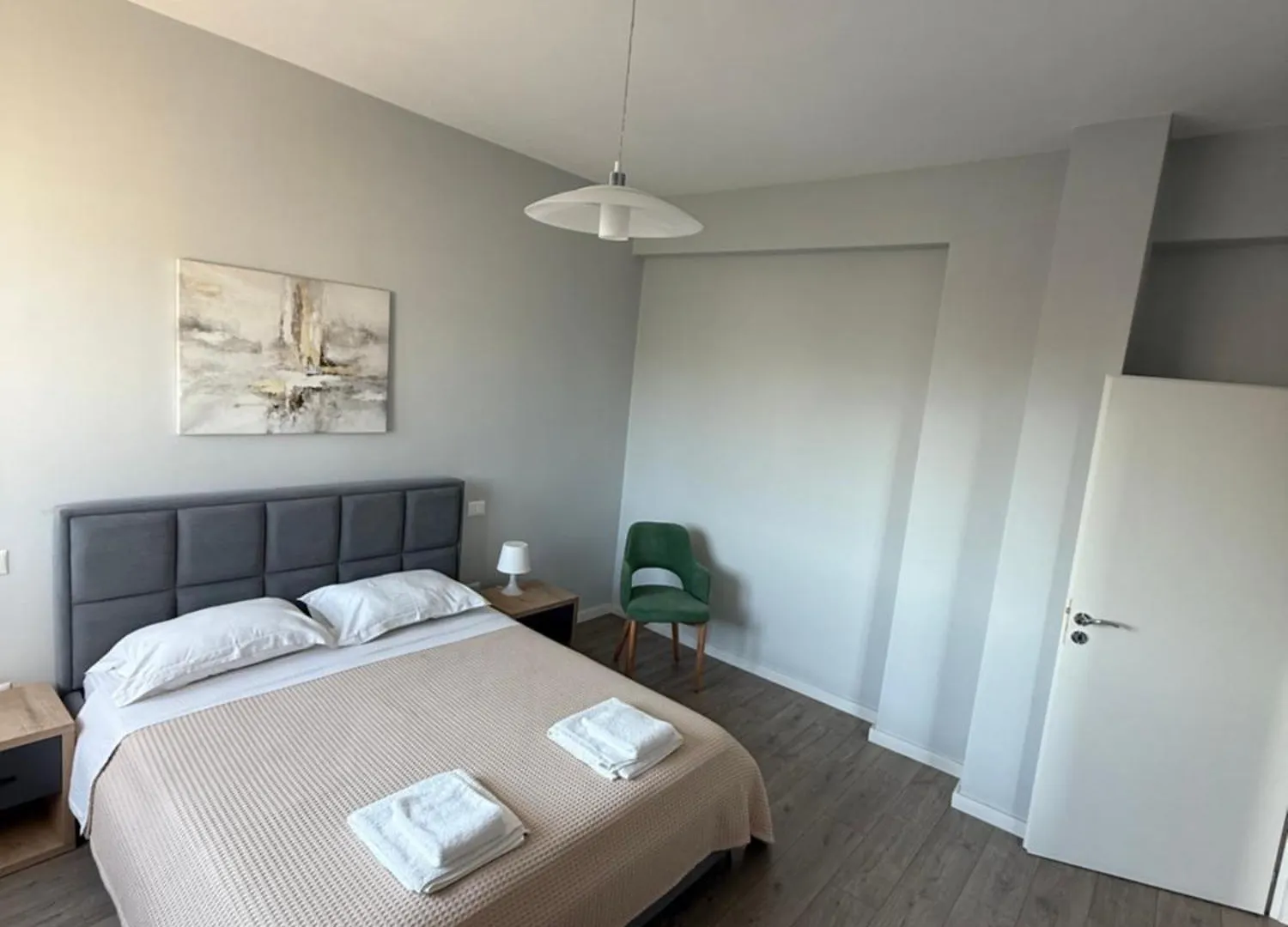 בית הארחה Tirana Central Living אלבניה